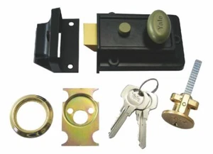 YALE 99Z Non-Deadlock Nightlatch Black Case- Polished Brass Rim Cylinder +2 Keys - Picture 1 of 1