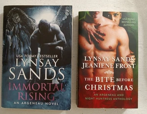 2 Lynsay Sands Argeneau Novels Bite Before Christmas and Riising Paperback Novel - Foto 1 di 6