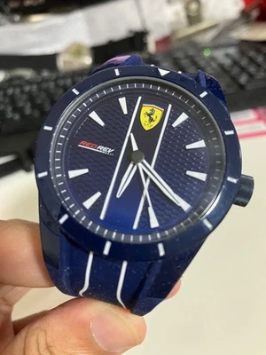 Reloj deportivo Ferrari Red Rev azul marino 44 mm cuarzo 50 m agua 0830541 correa de silicona Foto 1 de 4