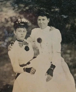 AFFECTIONATE WOMEN embracing on lap Vintage Photo TINTYPE outdoor gloves gay - Picture 1 of 5