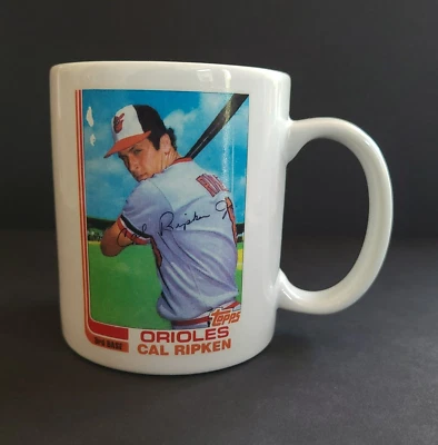 Taza de café Sports Nostalgia Cal Ripken 1982 Topps tarjeta intercambiada Baltimore Orioles Foto 1 de 4