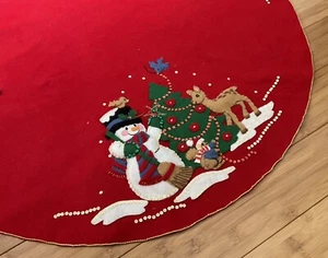 Vtg 90s Bucilla Felt Decorating the Tree Oval Xmas Tree Skirt Completed 83421 - Picture 1 of 8