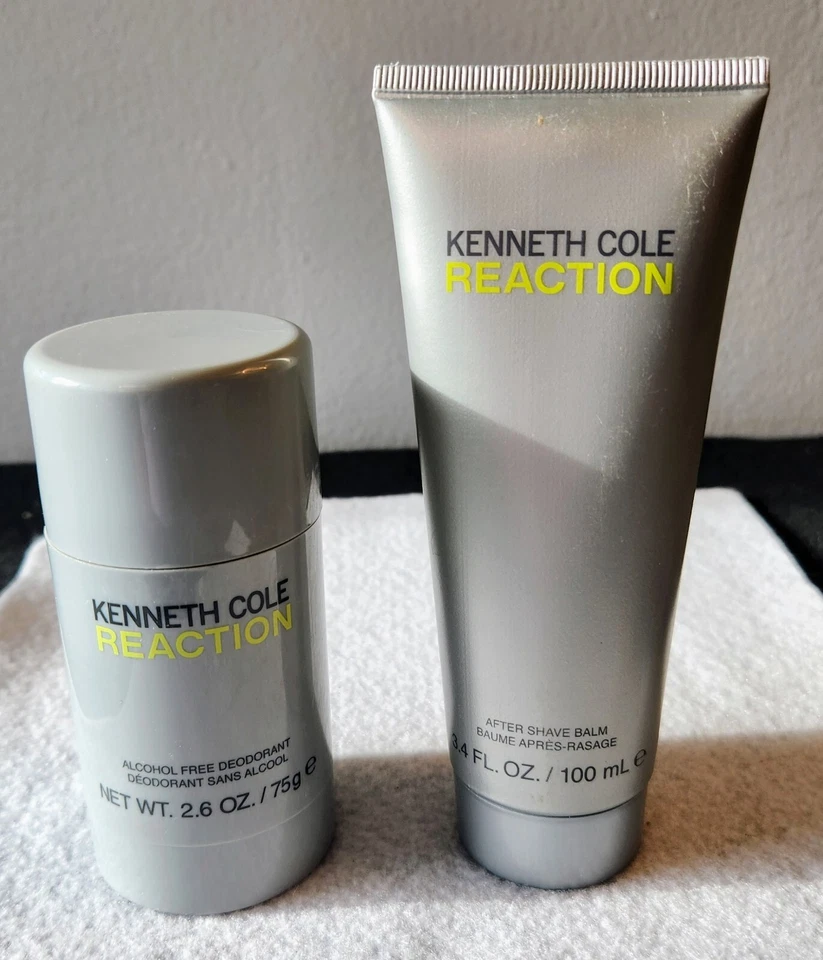 Kenneth Cole Reaction Hombres Desodorante en Barra Sin Alcohol y Bálsamo para Después del Afeitado Set 2 Foto 1 de 4