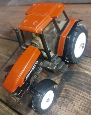 New Holland M115 Fiatagri European 97 Edition Farm Toy Show 1:43 Nederland  - Image 1 of 4