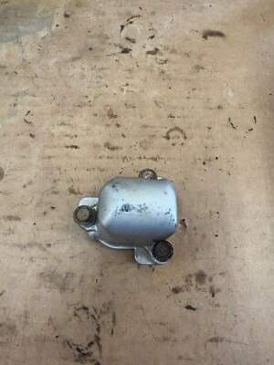 2001 KAWASAKI KDX200 POWERVALVE LINKAGE ARM COVER AND BOLTS 1995-2006 KDX200 220 - Image 1 of 4