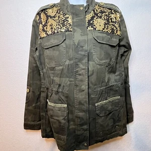 Democracy Anthropologie Camoutility Jacke Paillettenborte grün gold Damen Damen - Bild 1 von 10