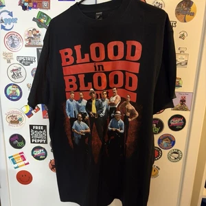 NUEVA Camiseta Blood In Blood OUT, Diseñador de Películas Memorabilia TALLA XL 100% Algodón - Imagen 1 de 6