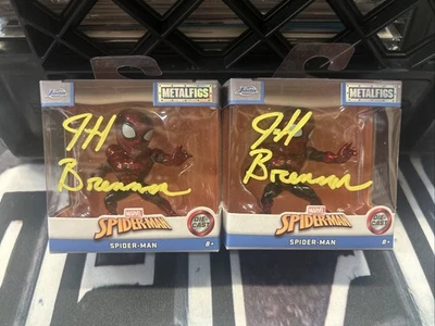 Figuras de metal de Marvel Spider Man autografiadas por el artista de cómics Jeff Brennan obtén ambas Foto 1 de 4