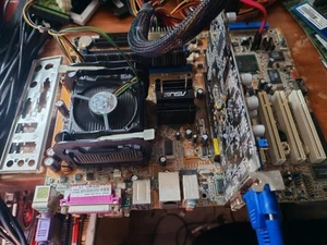 Asus P4C800-E Sockel 478 + Intel Celeron 2,60ghz + 1gb ddr + I/O Shield - Bild 1 von 8