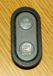 Interruptor de bloqueo de puerta Chevy Blazer 1994 15646348 - negro/gris - Imagen 1 de 3