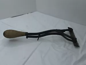 Cowles Hardware Co. Antique Carpet Stretcher - Patent June 1876 - Picture 1 of 7