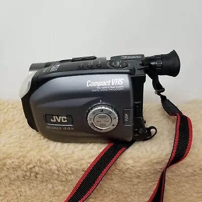 JVC GR-AX830U Compact VHS Camcorder VHC Unit Only FOR PARTS READ - Image 1 of 4