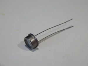CLAIREX CL-705HL Photo-resistive cell 28K light, 18.7Meg-dark PHOTOCELL - Picture 1 of 2