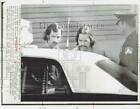 1975 Press Photo Joseph Remiro and Russell Little escorted from Sacramento jail.