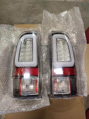 Par de luces traseras LED transparentes de freno para Ford F250 F350 SD Super Duty 2008-2016 Foto 1 de 4