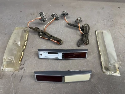 1961 - 1976 年 Oldsmobile Starfire 九十八 门板礼貌灯边框接线 — 第 1/4 张图片