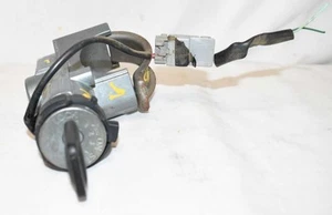 Ignition Switch with Key Without Keyless Entry Fits 10-12 VERSA Hatchback A613 - Picture 1 of 7