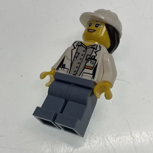 ORIGINAL GENUINE LEGO MINI FIGURE CHARACTER Female Scientist Volcano Explorer - Picture 1 of 2