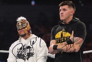 Foto firmada a mano por Rey Mysterio y Dominik Mysterio 12x8 autógrafo WWE 3 - Imagen 1 de 1