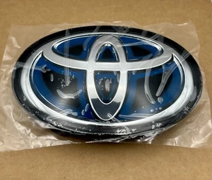 Toyota RAV4 Hybrid Grille Emblem 2019–2025 Blue Logo 53141-33130 - Picture 1 of 4