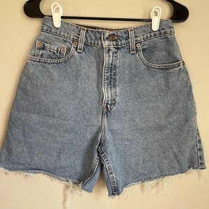 Vintage Levi’s 551 lockere Passform hoch geschnittene Damenshorts Größe 6 - Bild 1 von 4