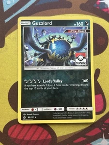 Pokemon Guzzlord 80/131 - League Promo Holo - SM Forbidden Light - Bild 1 von 2