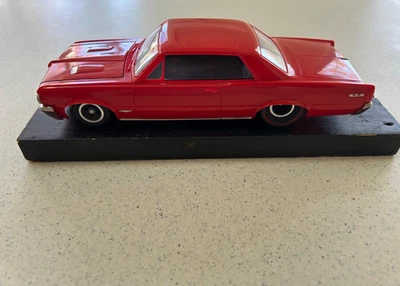 MONOGRAMA ESCALA 1/24 '64 GTO en un CHASIS DINÁMICO con MOTOR PITTMAN que terminas Foto 1 de 4