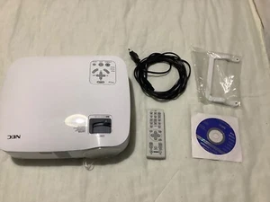 Proyector NEC VT590, casi nuevo 6 horas de uso. - Imagen 1 de 8