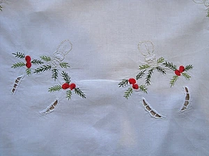 Mantel bordado de Navidad vintage Тable runner w / ramas de abeto navideño - Imagen 1 de 5