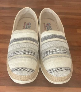 BoBs from Skechers memory foam Ladies Slip-on Loafers size 5 - Picture 1 of 7