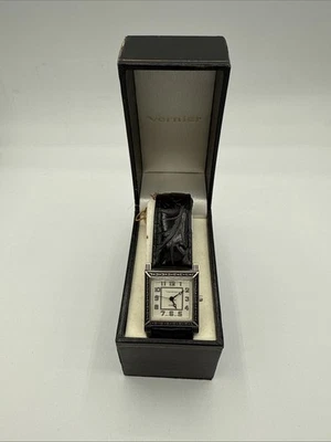 全新带标签 Vernier 女士手表 27 毫米方形表壳全新电池皮革表带 MSRP $22 — 第 1/4 张图片