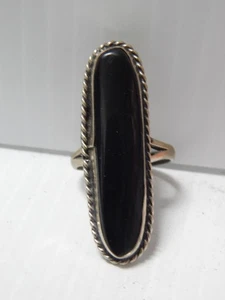 LARGE IMPRESSIVE VINTAGE NAVAJO SILVER AND JET RING sz:10 3/4+ - Picture 1 of 3