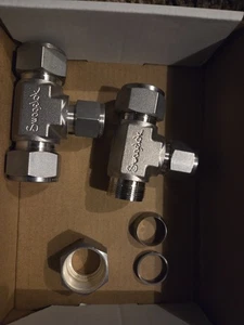  Swagelok SS-1210-3-12-8, SS Rohrverschraubung, rotes Überwurf-T-Stück, 3/4x3/4x1/2 Rohr Außendurchmesser - Bild 1 von 2