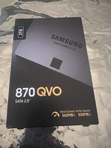 Samsung 870 QVO 2TB SATA III 2,5" SSD MZ-77Q2T0B/AM MZ-77Q2T0 MZ-77Q2T0BW Neu - Bild 1 von 1