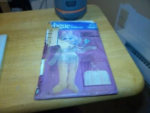 VOGUE PATTERNS 8722 JIM HENSON'S MUPPET MISS PIGGY SOFT SCULPTURE w/ CARRY CASE - Picture 1 of 1