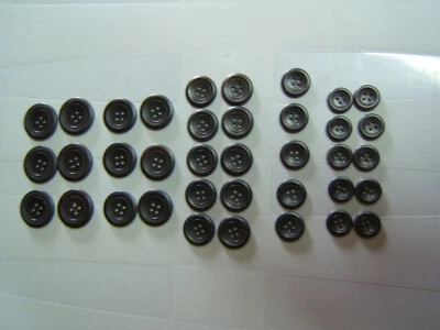 37 schwarze Knöpfe "Schieferknöpfe" in verschiedenen Größen - Bild 1 von 3