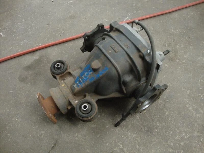 2004-2006 Nissan Armada 3.36 Ratio Rear Axle Differential Carrier Assembly - Image 1 of 1