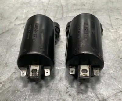 Conjunto de pacotes de bobinas de ignição Honda Magna VF700C 1985-1986 3 OHM H820-1 FABRICANTE DE EQUIPAMENTO ORIGINAL - Imagem 1 de 4