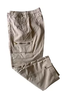 Chico's Women's Khaki Comfort Waist Luxe Utility Crops Size 0.5 - Picture 1 of 9