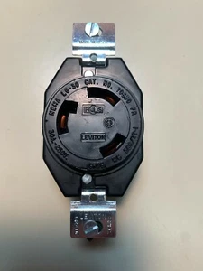 Leviton NEMA L6-30R  70630 FR  USA - Picture 1 of 6