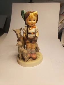 Estatuilla de colección Hummel #200/0 “Little Goat Herder” fechada 1948 Goebel con Alemania - Imagen 1 de 6