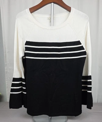 Suéter ligero pequeño bohemio a rayas negras/blancas Cato para mujer manga larga Foto 1 de 4