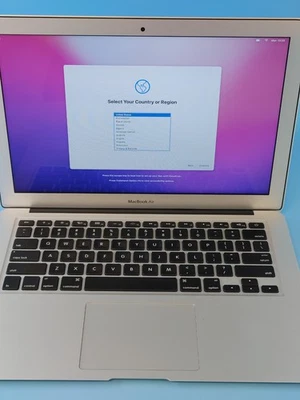 Apple 2015 MacBook Air MJVE2LL/A A1466 13" i5-5250U 1,6 GHz 8 GB RAM 128 GB SSD Foto 1 de 4