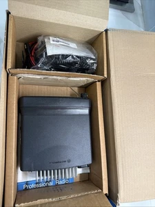 Motorola GM 160 Two Way Radio NIB - Picture 1 of 15