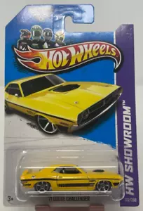 2013 Hot Wheels HW Showroom '71 Dodge Challenger Yellow 222/250 - Picture 1 of 5