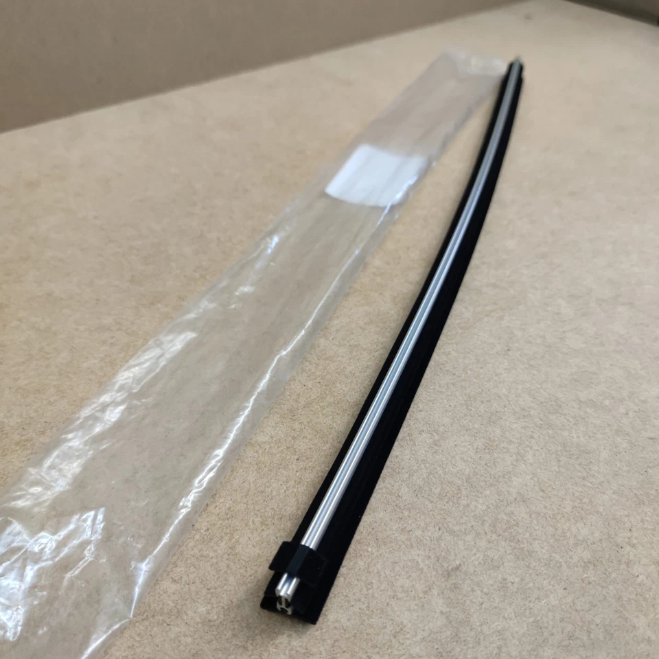 TOYOTA Land Cruiser J70 Dichtleiste Schiebefenster BJ70 LJ70 KZJ70 RJ70 HZJ70 - Изображение 1 из 1