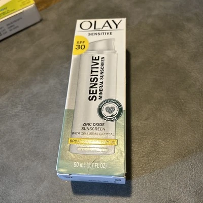 Protector solar mineral sensible Olay óxido de zinc protector solar amplio espectro FPS 30-2024 Foto 1 de 4