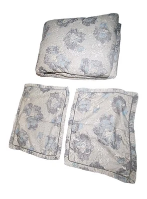 Waterford Fine Linen Full/Queen Comforter + Pillow Cases Heavy Blanket 92”x96”  - Image 1 of 4