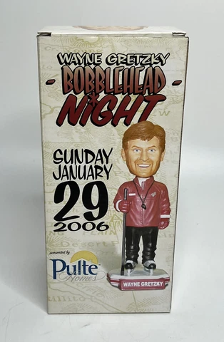 New in Box NOS Wayne Gretzky Phoenix Coyotes BobbleHead SGA January 2006 Pulte Cover