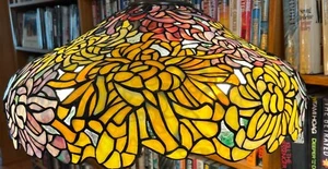 Antique Tiffany Studios Reproduction Chrysanthemum Leaded Glass Table Lamp Shade - Picture 1 of 24